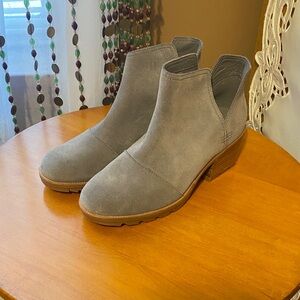 Sorel Gray Ankle Booties size 9